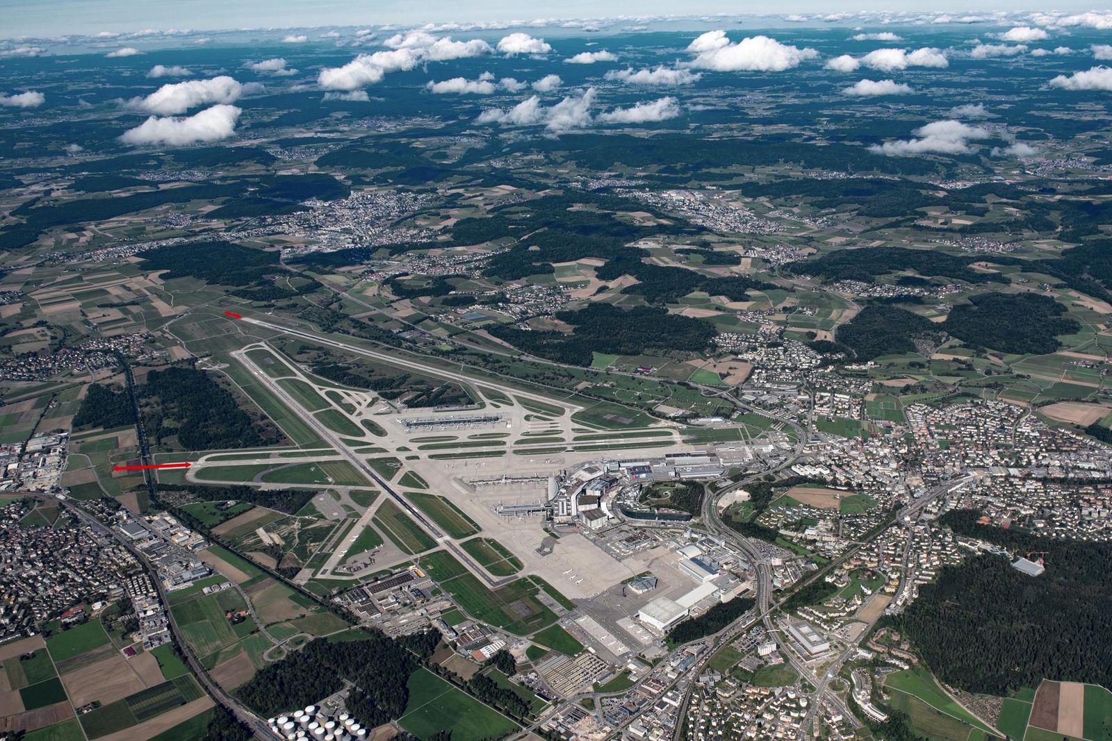 Luftverkehr - Kloten - Flughafen Zürich darf Piste Richtung Deutschland  verlängern - Wirtschaft - SZ.de